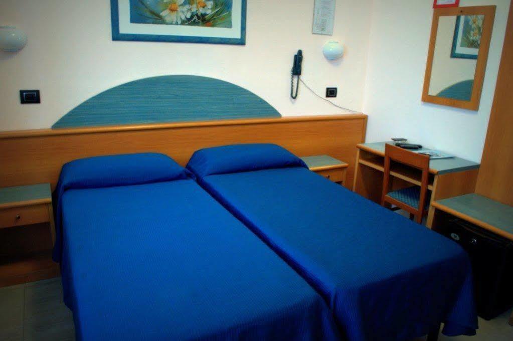 Hotel Roma Marina di Massa Eksteriør bilde