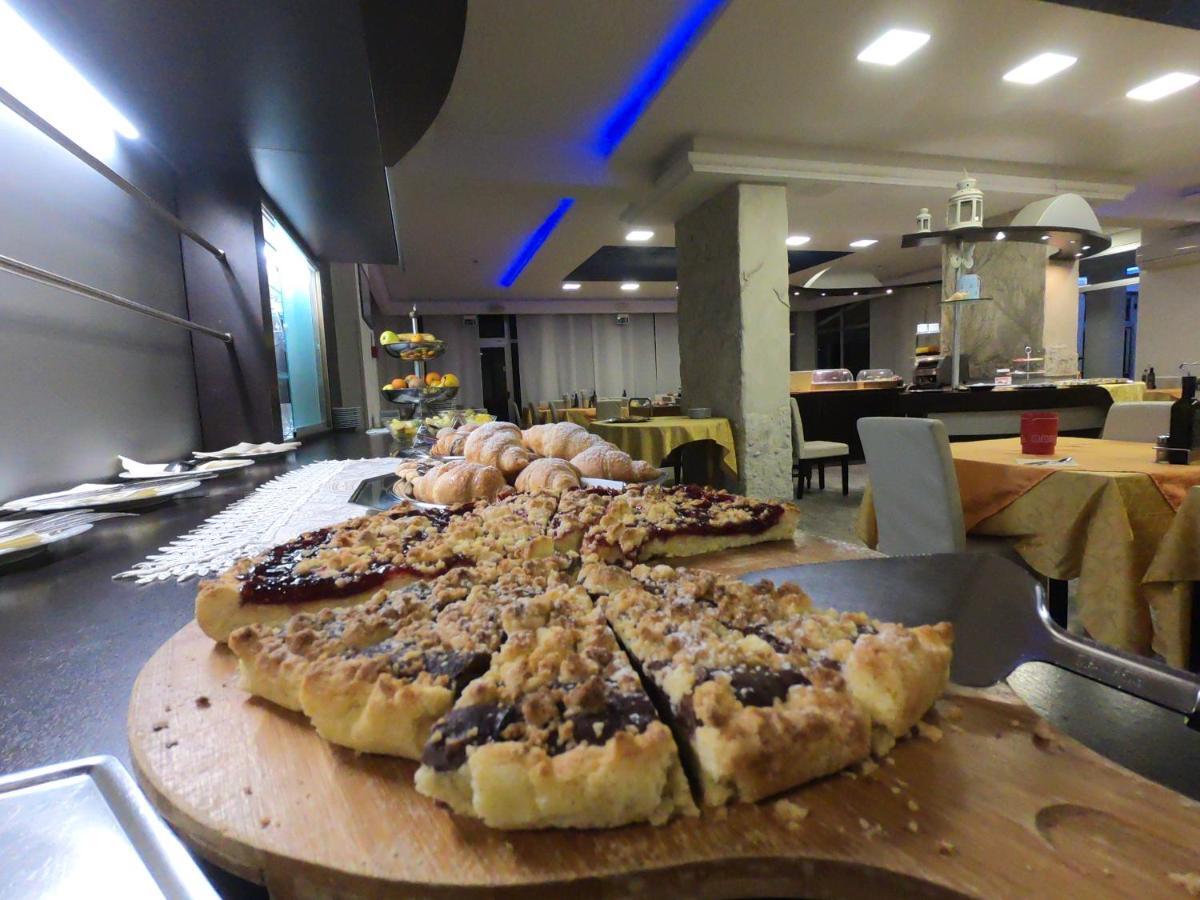 Hotel Roma Marina di Massa Eksteriør bilde