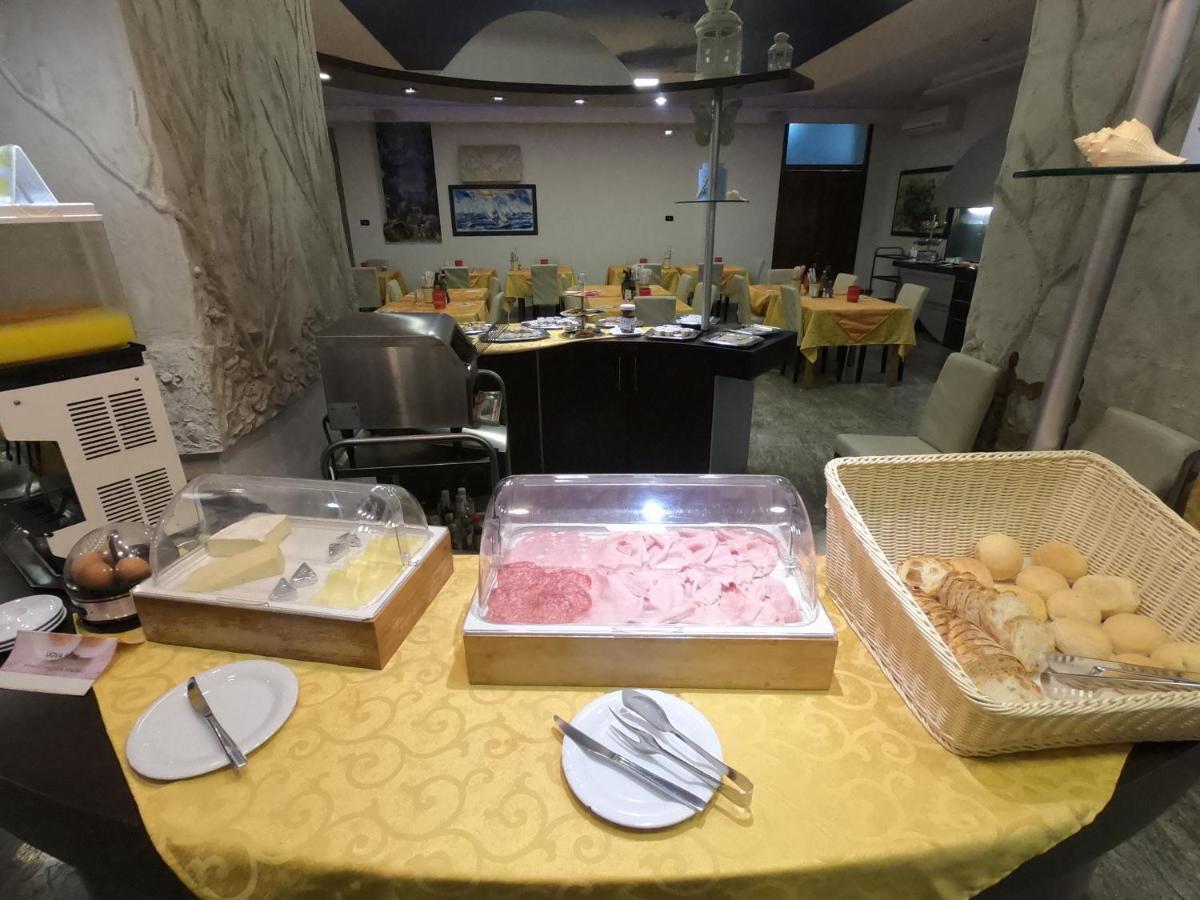 Hotel Roma Marina di Massa Eksteriør bilde